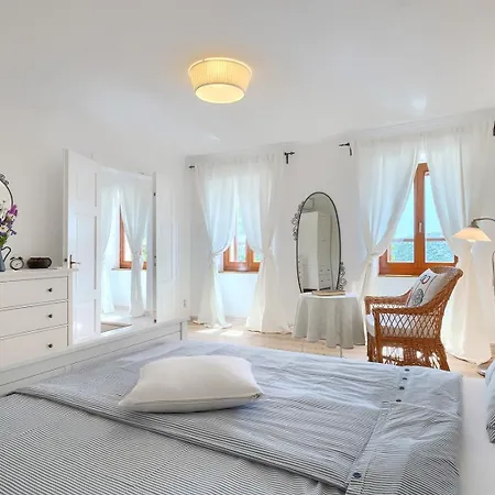 Mare Monti Villa Drivenik