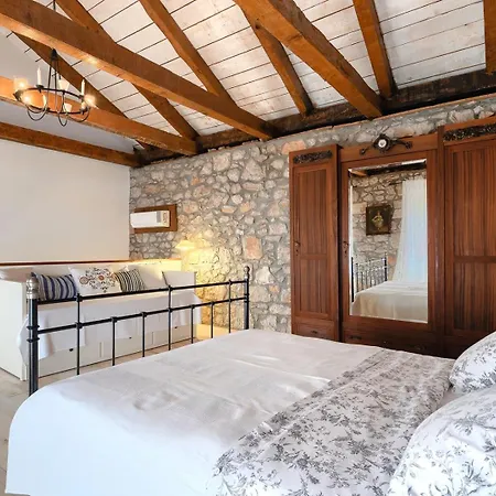 Mare Monti Villa